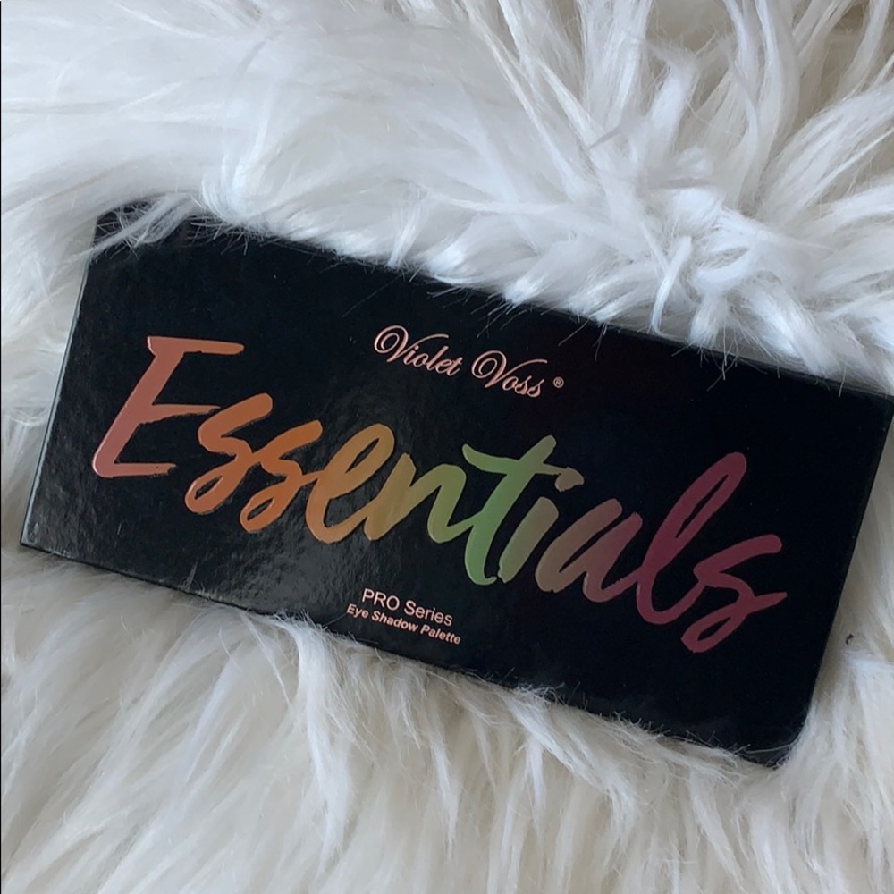 Violet Voss Essentials - Picture 2 of 2